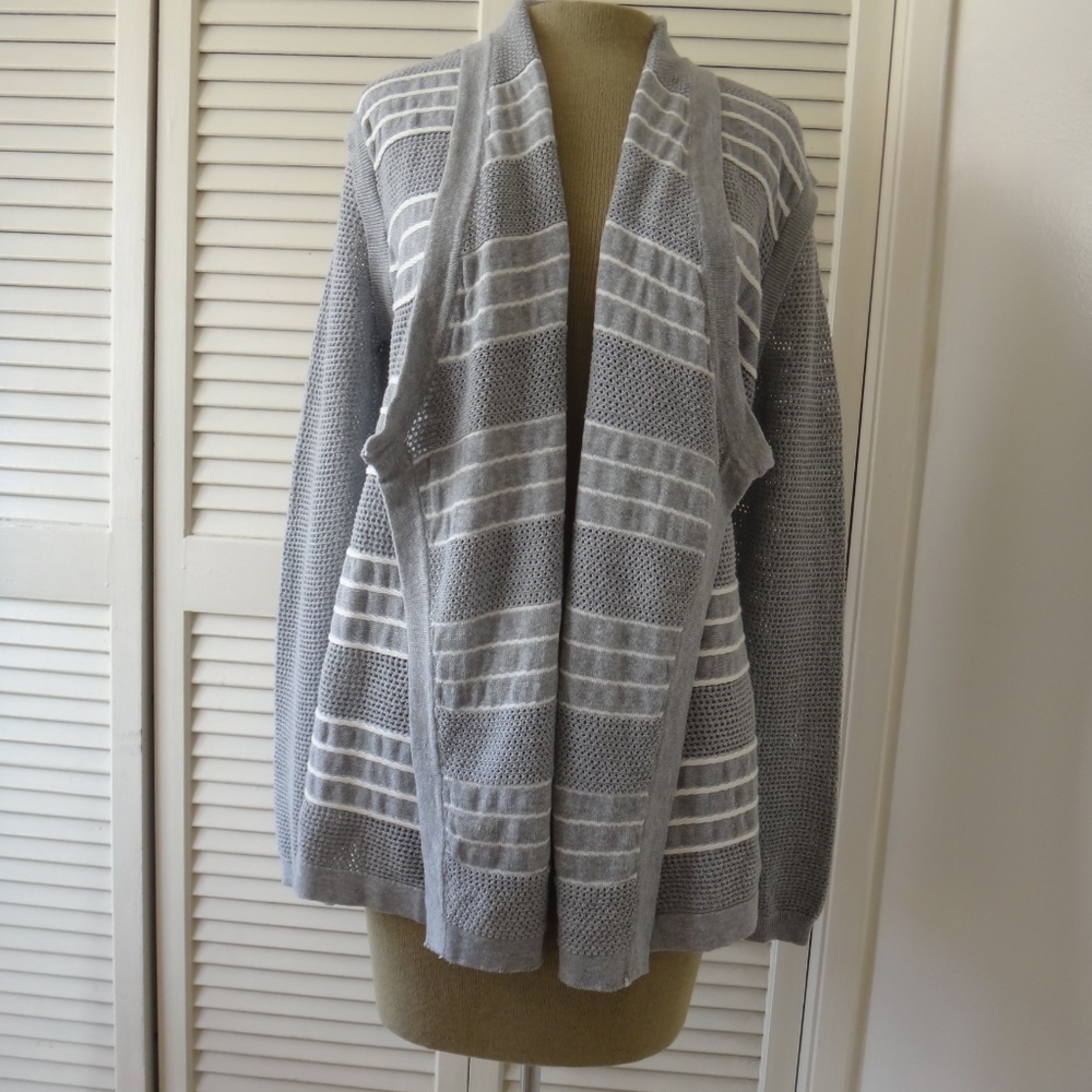NEW Olive & Oak Women Open Face Cardigan  Size M